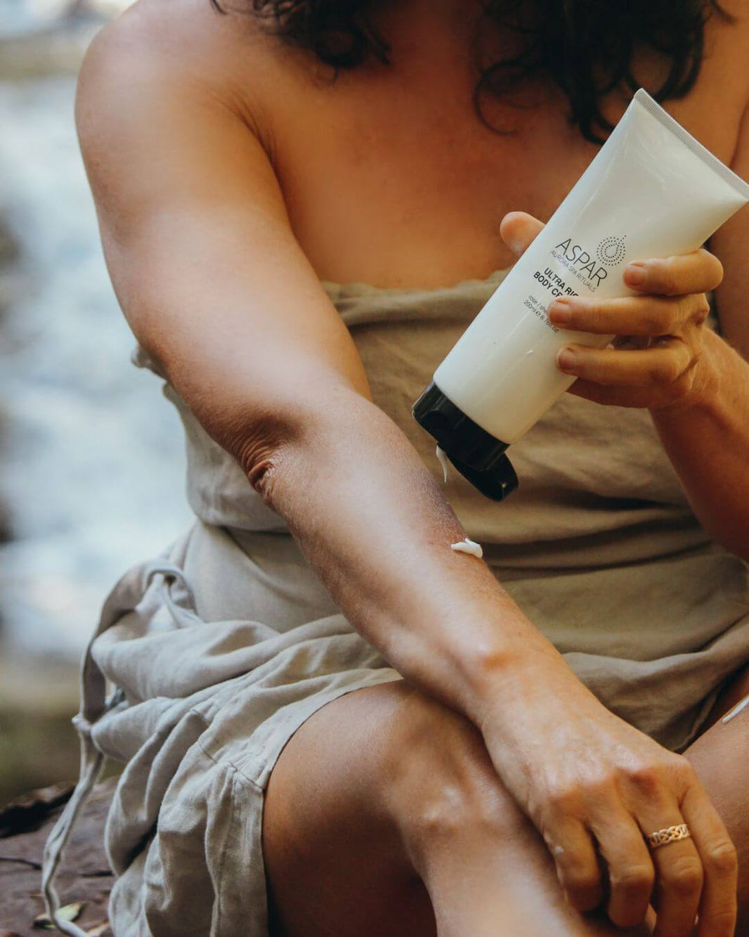 Lymphatic Massage at Home: How to Support Circulation and Flow Naturally