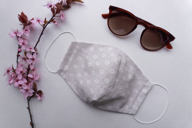5 tips to care for your skin whilst wearing a face mask